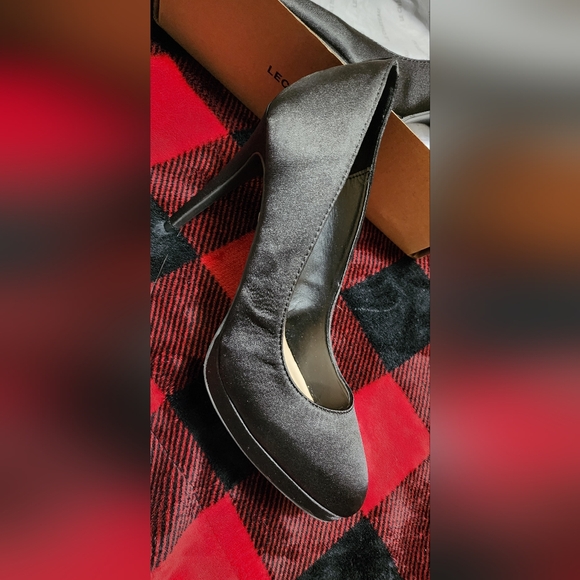 Le Chateau Heels - Picture 4 of 4